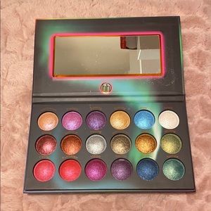 Bh cosmetics Aurora Lights palette